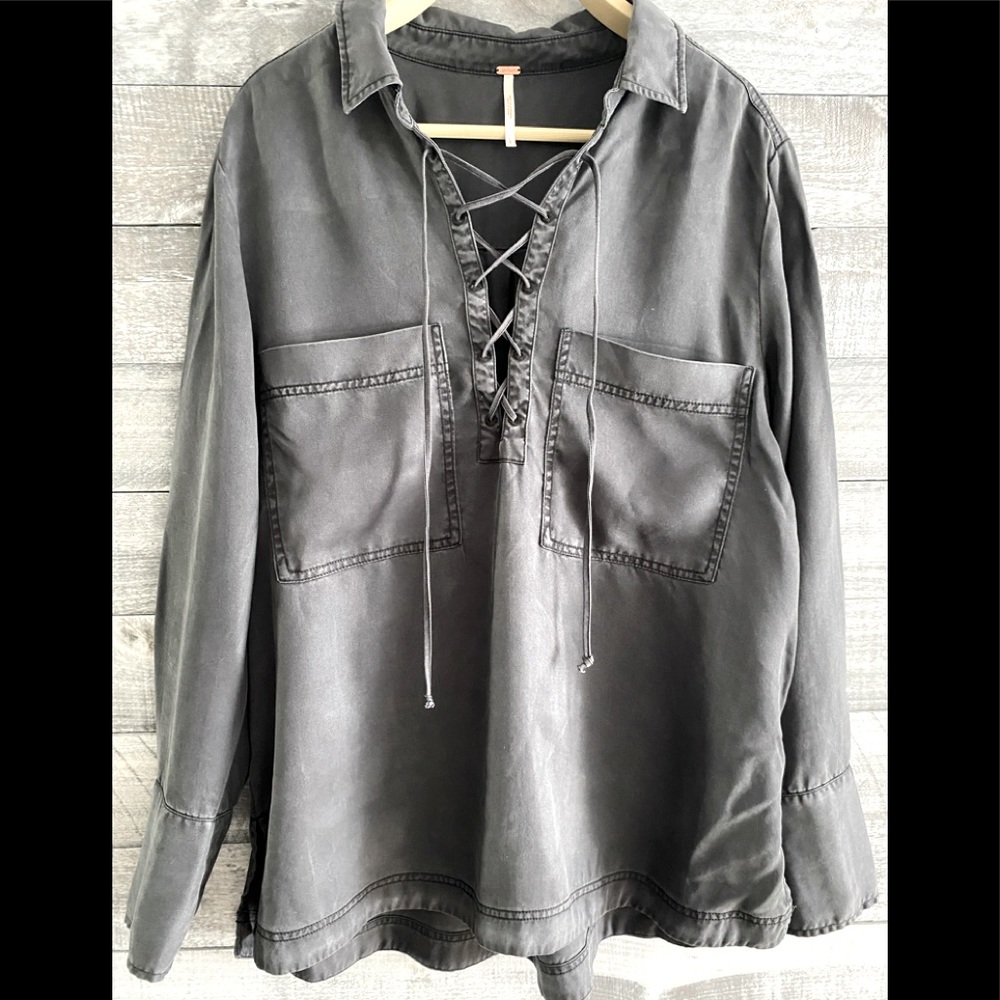 Free people shirt. Worn 2xs Excellent condition
